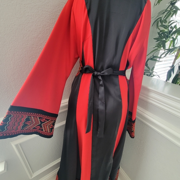 Embroidered thoub - Picture 4 of 4